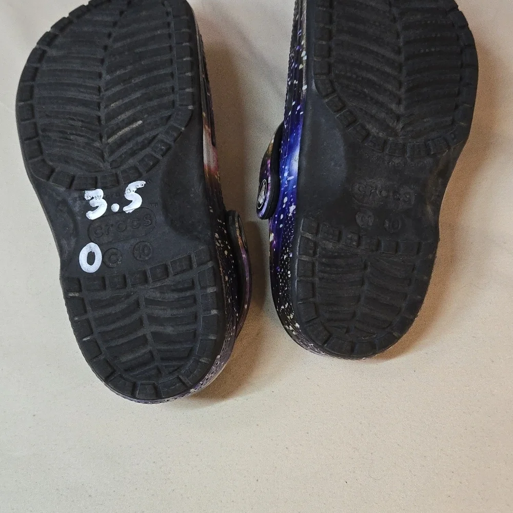 CROCS Kids Galaxy Print Clogs